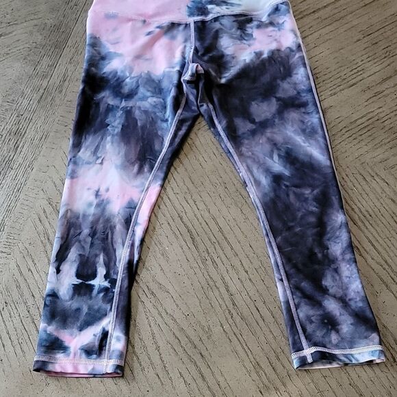 Vogo size M tie dye legging 💖🤍 - Picture 4 of 9